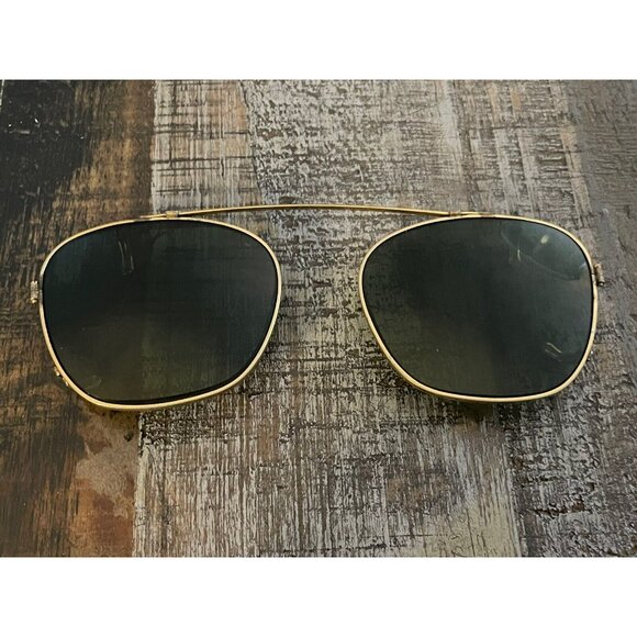Unbranded Other - VTG Green Lens Clip-On Sunglasses / Unisex Accessory / Man Woman Gold Tone Frame